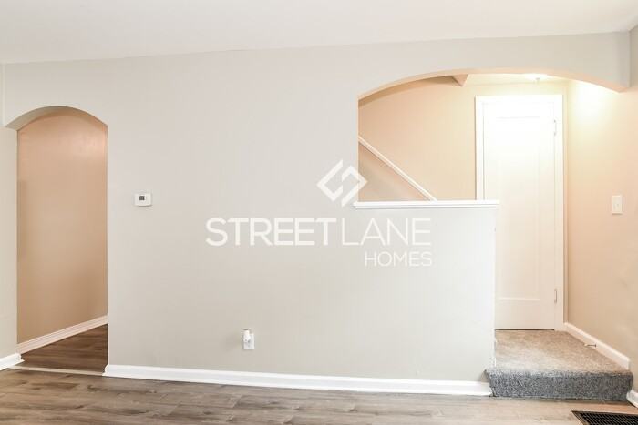 1422 Miller Ave - Photo 3 of 15