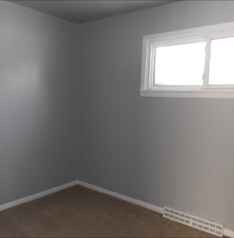 640 E Pleasant St #NA - Photo 3 of 9