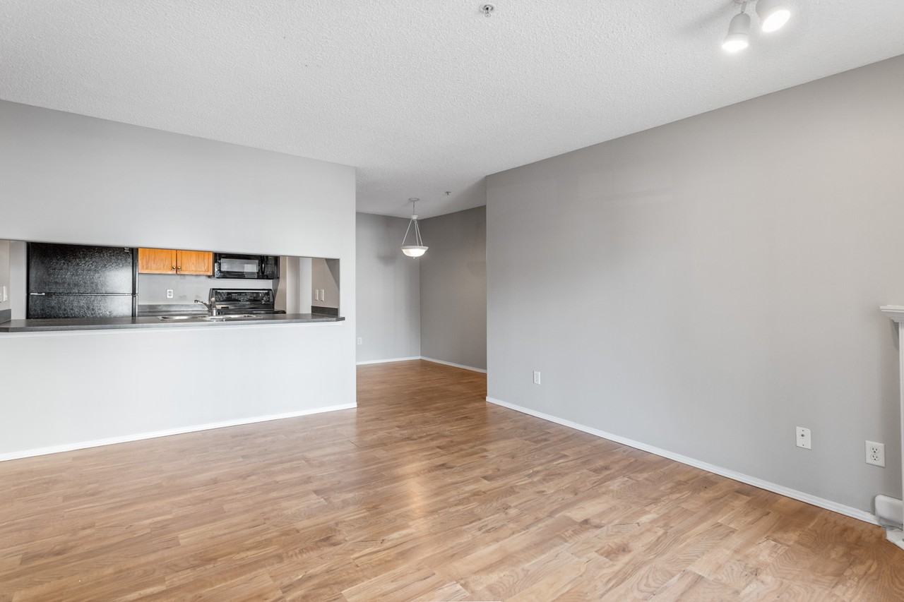 16303 95 St Nw #117 - Photo 3 of 28