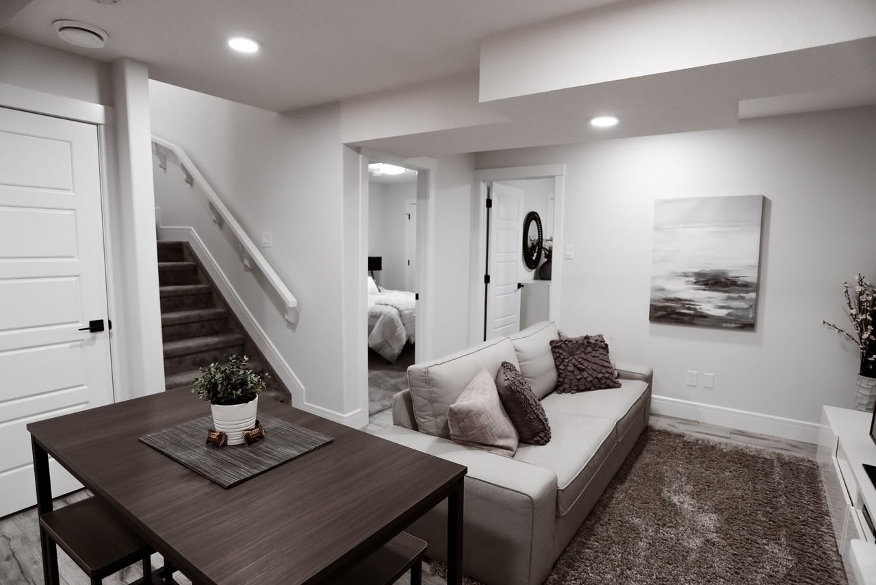 7449 Chivers Crescent Southwest - Photo 6 of 20