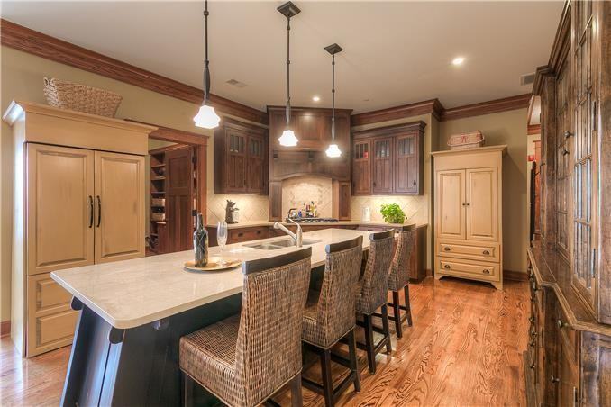 300 W 45th Ter #201 - Photo 5 of 22