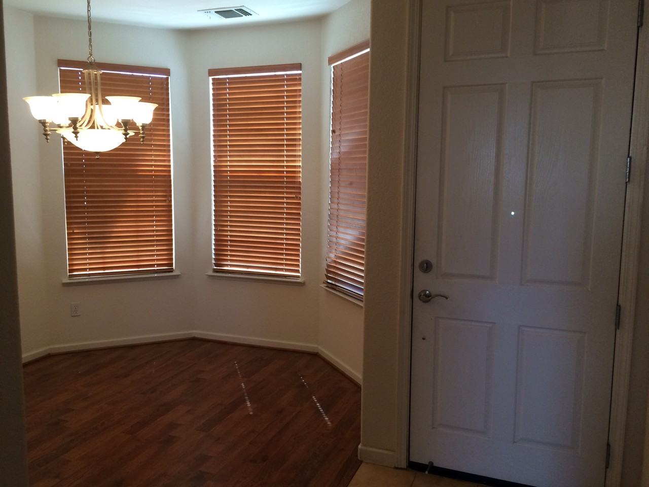 225 Needle Ct - Photo 3 of 17