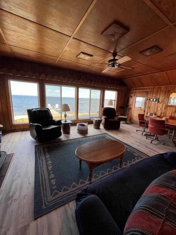 36 S Beach St - Photo 6 of 19