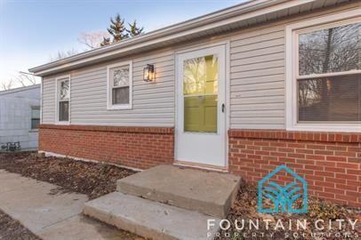 3916 N Spruce Ave - Photo 3 of 50