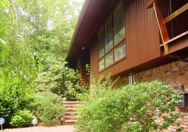 355 Valley Rd - Photo 2 of 9