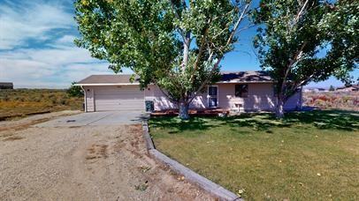 781 Eastlake Dr - Photo 2 of 12