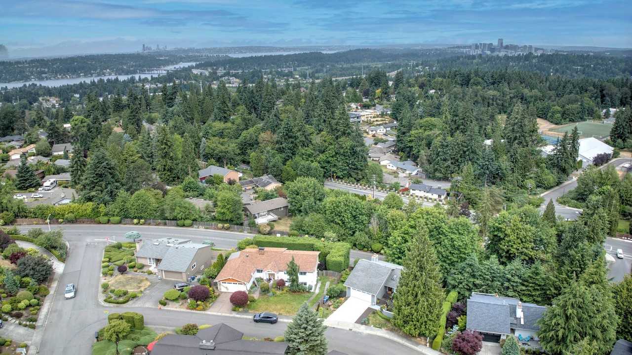 4211 136th Pl Se - Photo 3 of 37