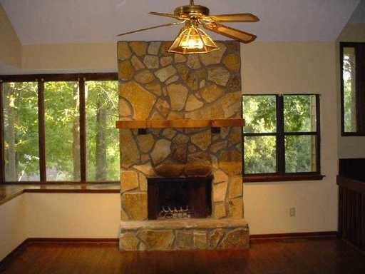 6841 Woodcreek Ln - Photo 3 of 8