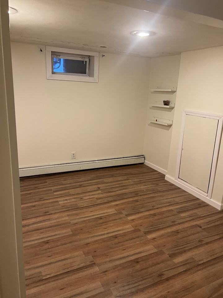 350 Newport Rd #NA - Photo 3 of 5