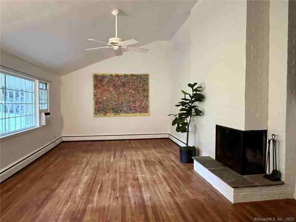 75 Rivergate Dr - Photo 2 of 10