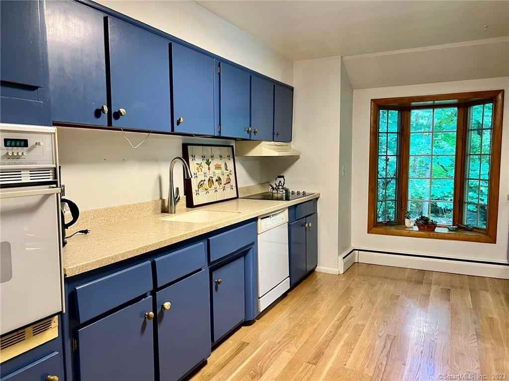 75 Rivergate Dr - Photo 3 of 10