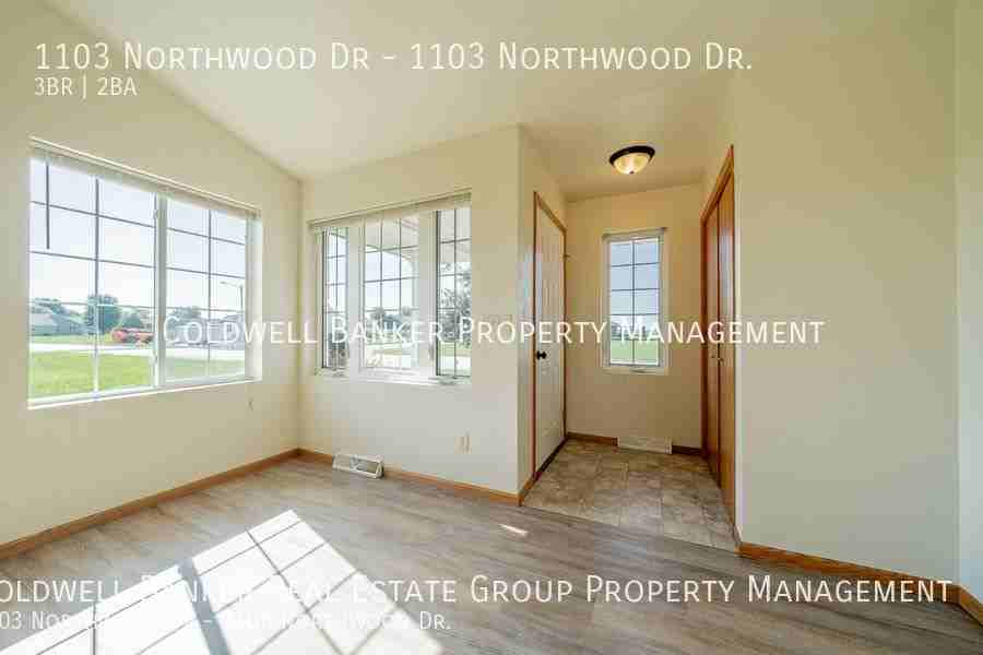 1103 Northwood Dr 1103 Northwood Dr. - Photo 2 of 27