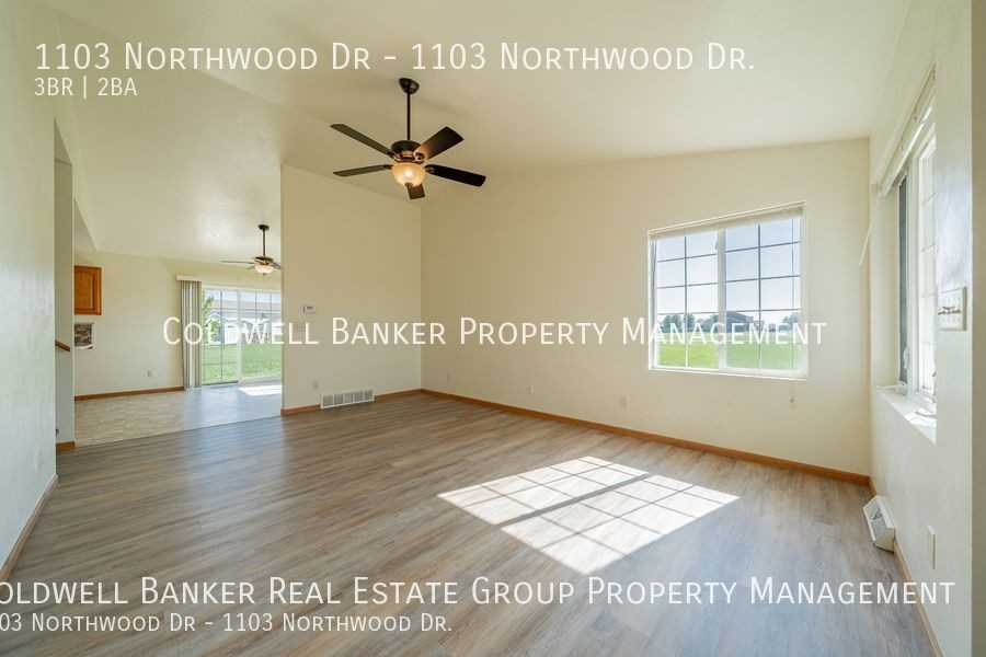 1103 Northwood Dr 1103 Northwood Dr. - Photo 3 of 27