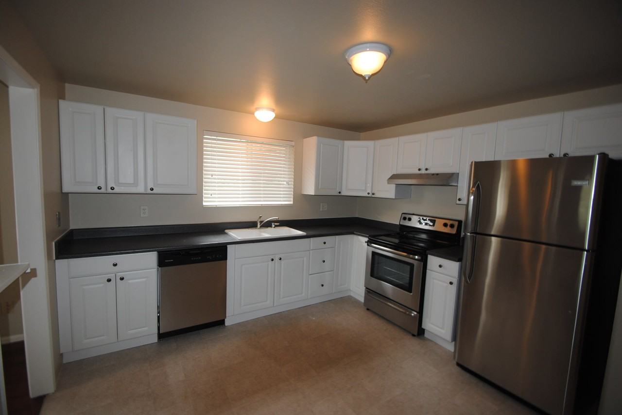 515 Lind Ave NW - Photo 2 of 9