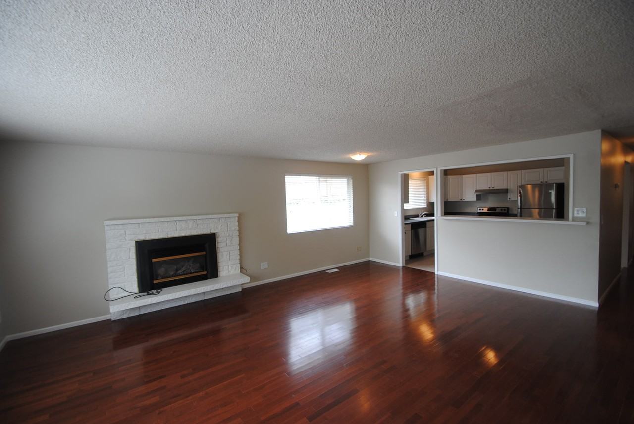 515 Lind Ave NW - Photo 3 of 9