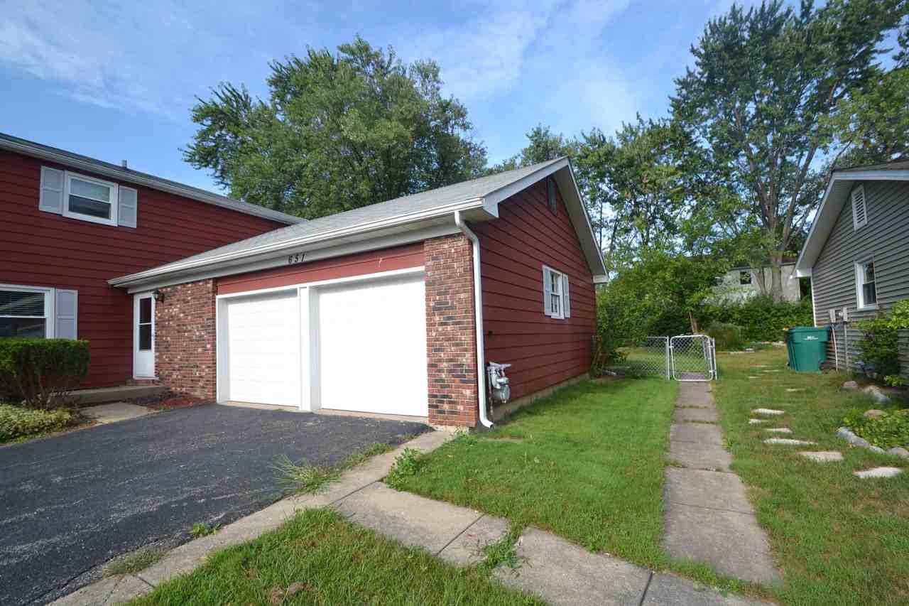 651 Woodhollow Ln - Photo 2 of 11