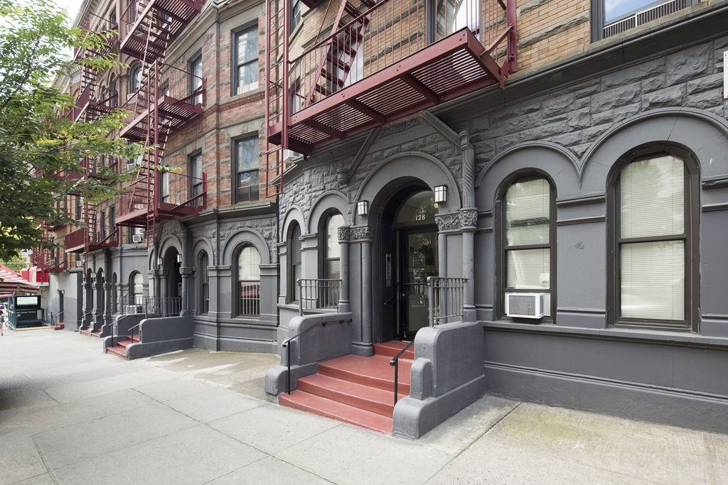 1476 Lexington Avenue - Photo 3 of 6