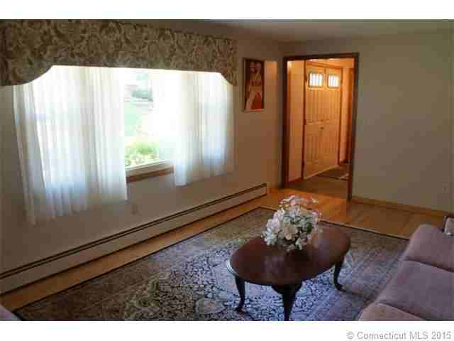 170 Knollwood Rd - Photo 3 of 31