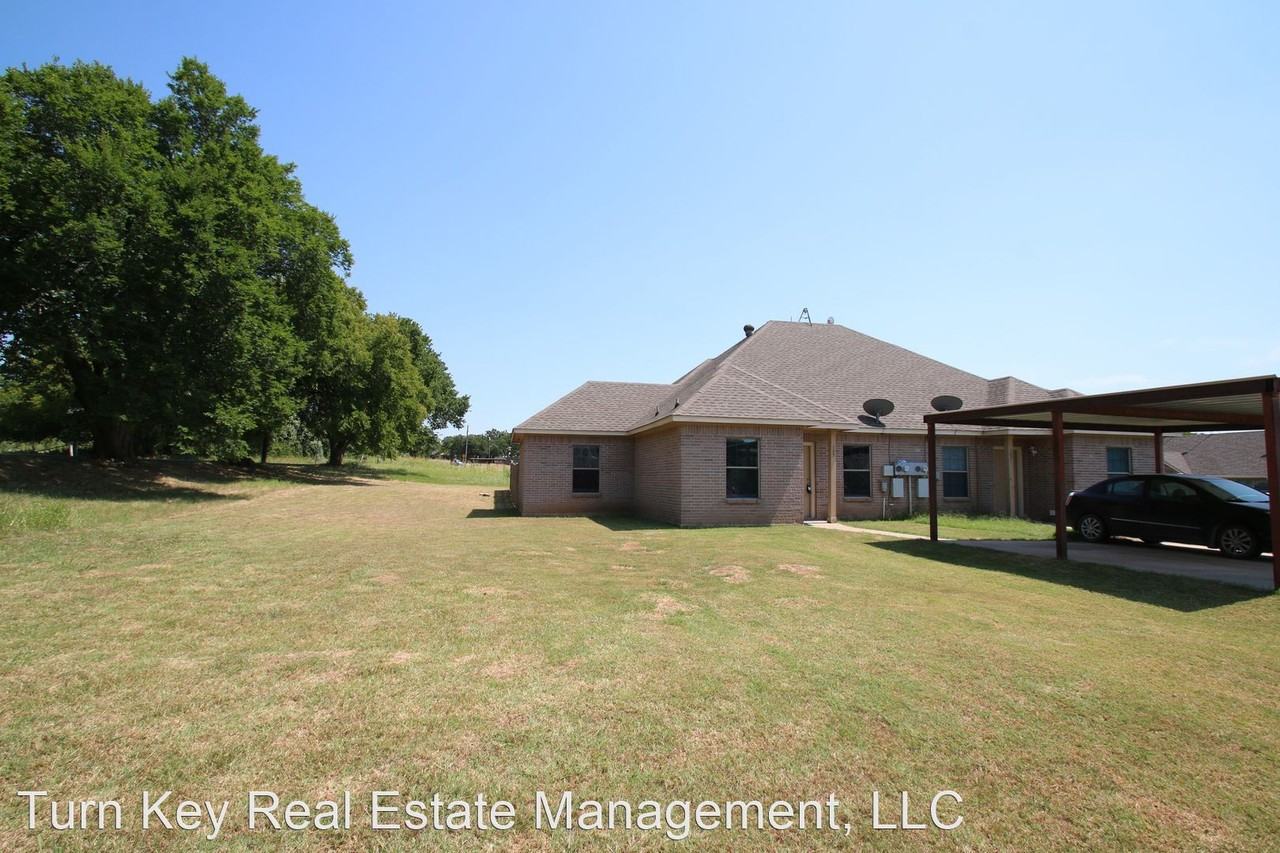 105-107 Sunburst Court - Photo 2 of 18