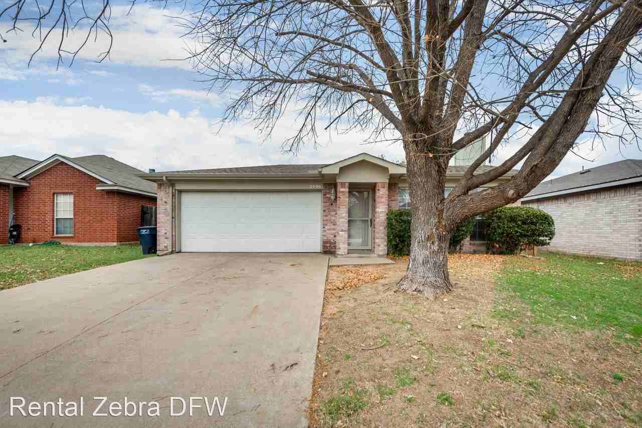 2500 Stagecoach St - Photo 2 of 21