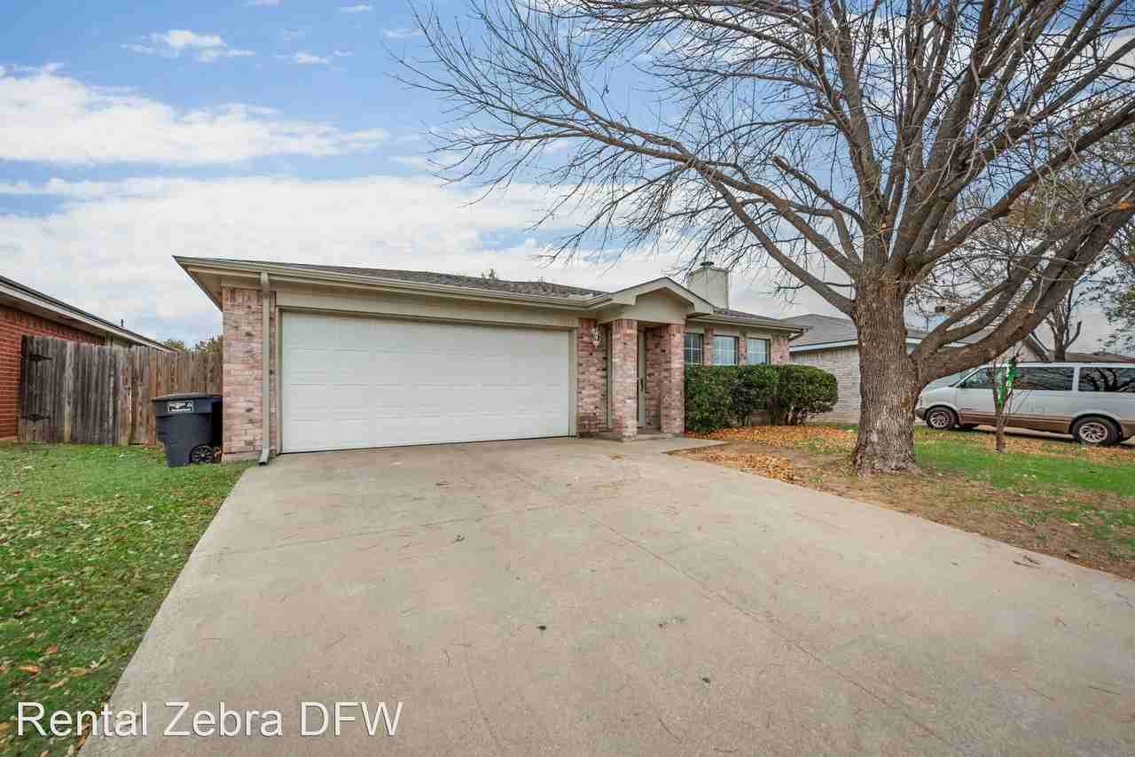 2500 Stagecoach St - Photo 3 of 21