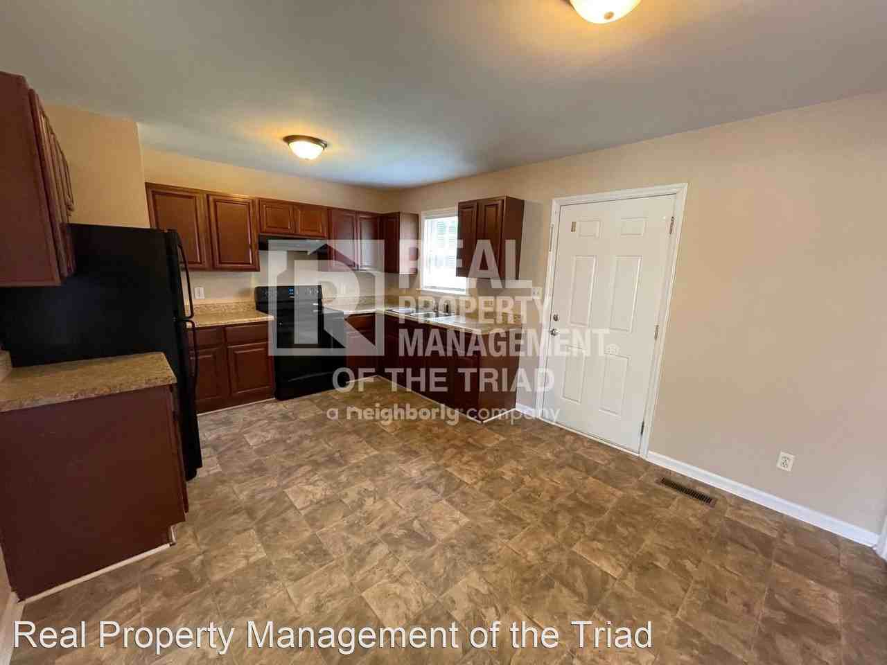 814 Carrieland Dr - Photo 3 of 14