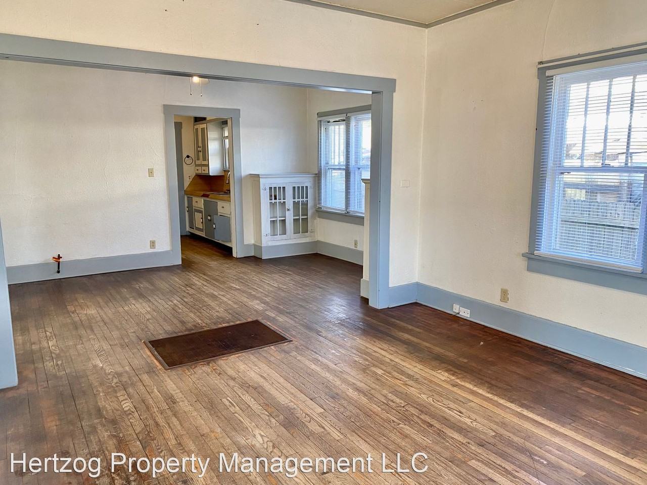 1120-1120.5 S 9th - Photo 2 of 22