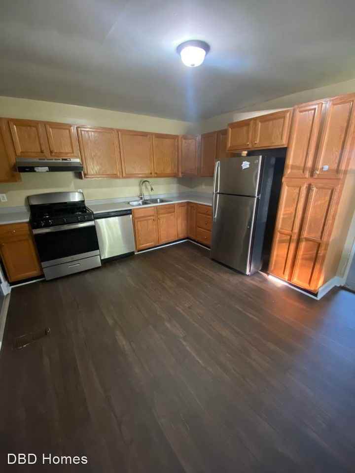 5032 Stony Run Ct - Photo 3 of 7