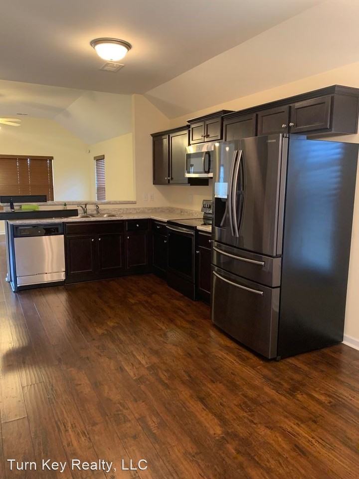 932 Alise Cir - Photo 3 of 10