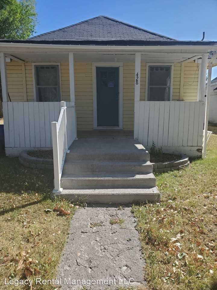 428 W 3rd N - Photo 2 of 13