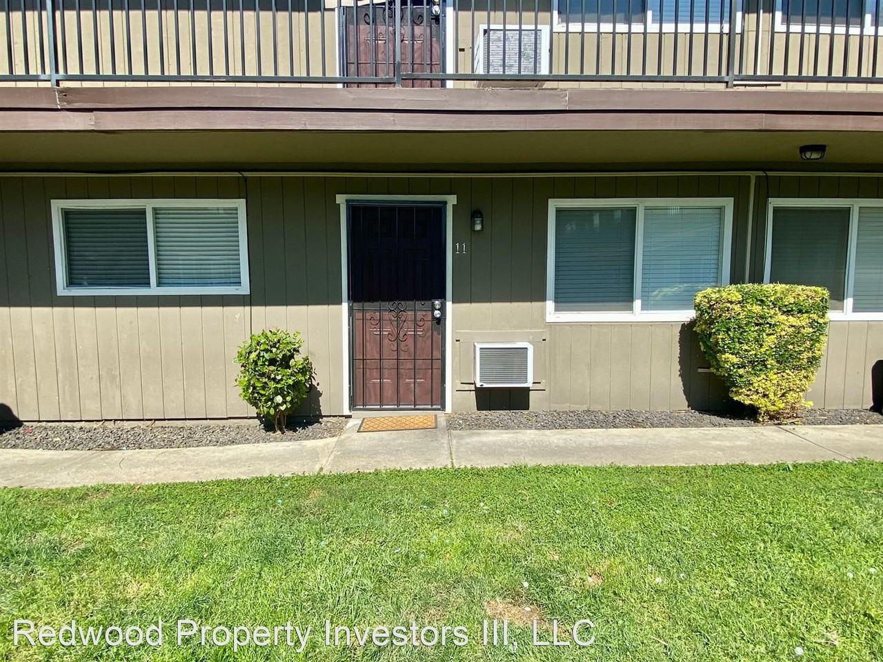 1017 H St - Photo 3 of 3