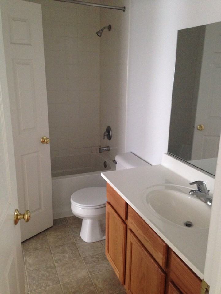 2010 Stone Hedge Court #B - Photo 3 of 8