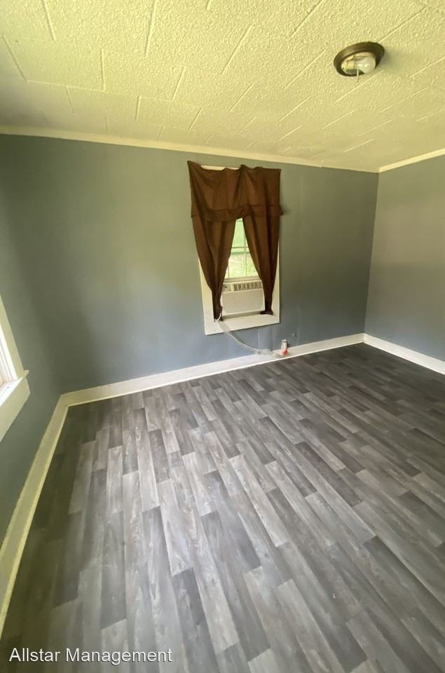 704 New St - Photo 2 of 10