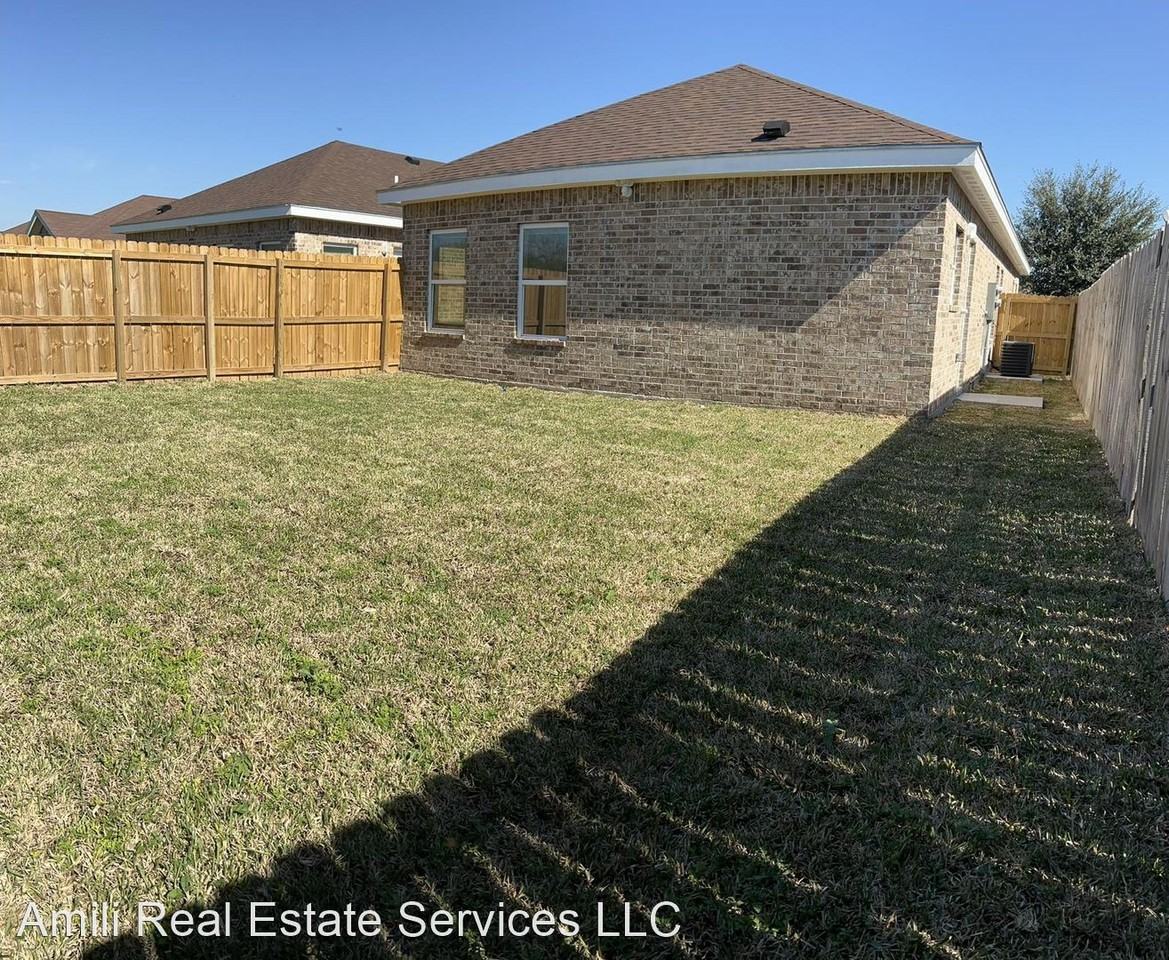 3207 LUZ DIVINA - Photo 2 of 17