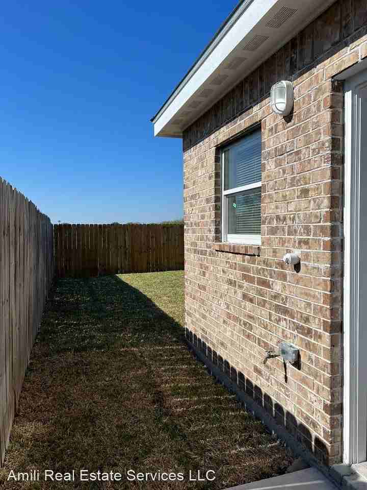 3207 LUZ DIVINA - Photo 3 of 17