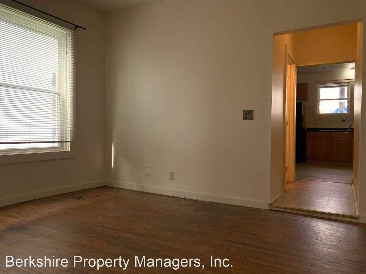 52-54 Bartlett Avenue - Photo 2 of 6