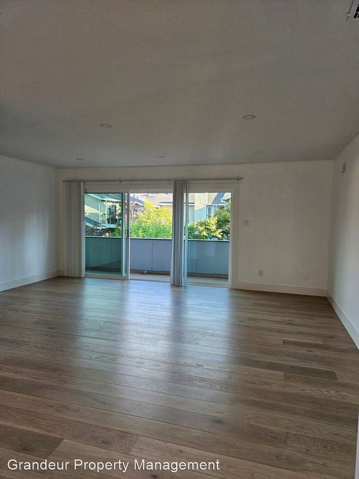 539 Tyndall St - Photo 3 of 15