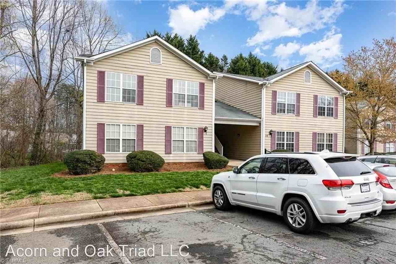 15 Meadowood Glen Way Apt C - Photo 2 of 14