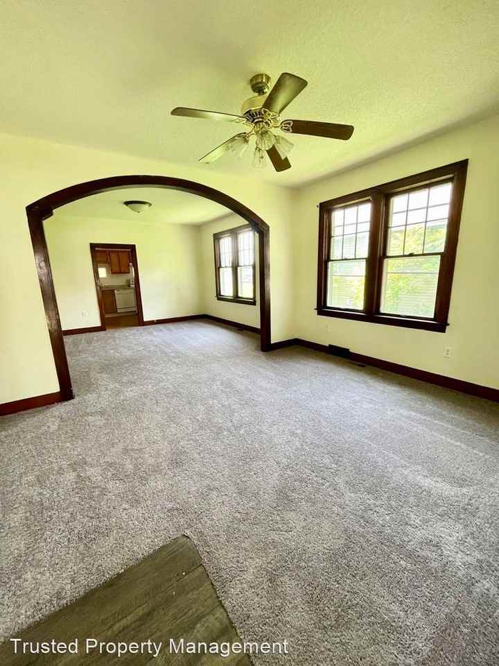 18 Elm St - Photo 2 of 9