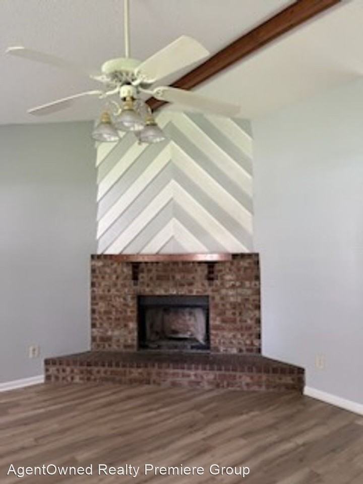 419 Carolina Cir - Photo 3 of 8