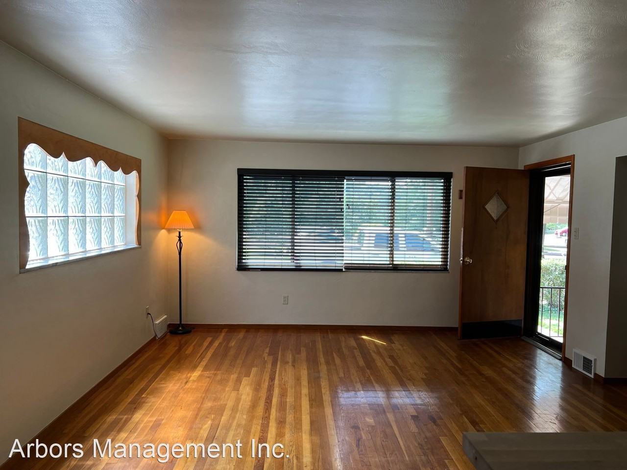 80 Lakewood Ave - Photo 2 of 10