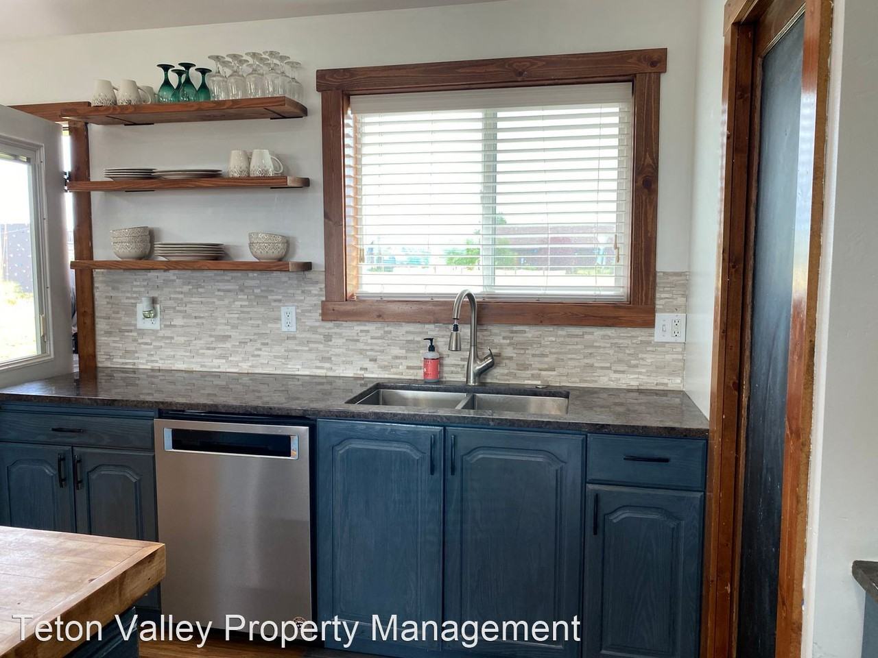 3341 Elk Ridge Rd - Photo 2 of 18