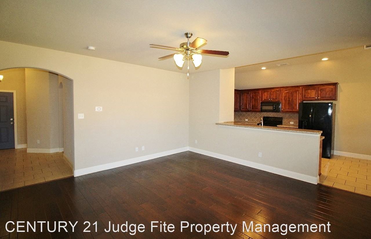 107 Buckingham Dr - Photo 3 of 11