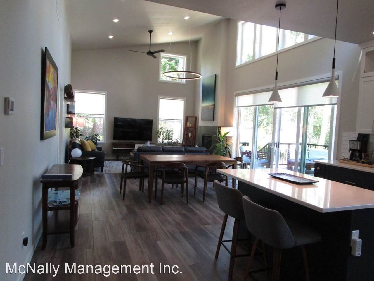 712 Hyak Way - Photo 3 of 20