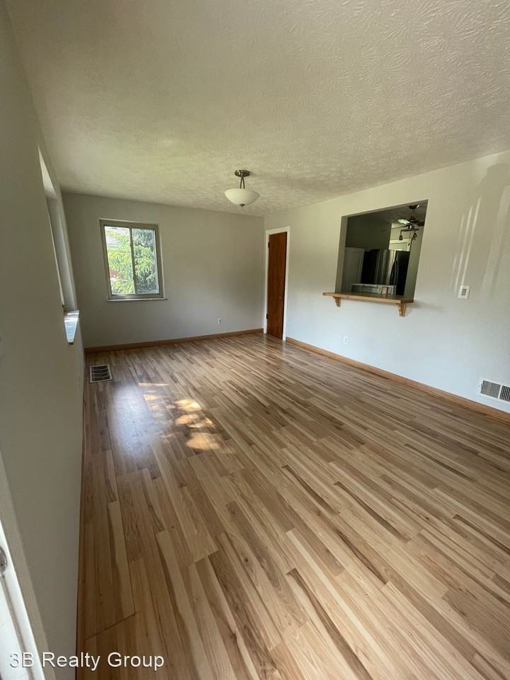 5211 Rybolt Rd - Photo 2 of 18