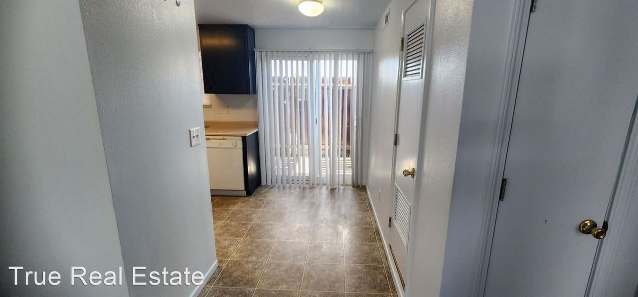 1270 W. Newlands Drive - Photo 3 of 7