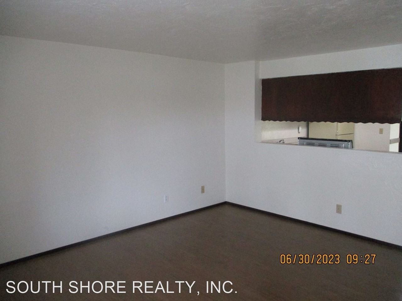 1123 Ruby Ct - Photo 2 of 13