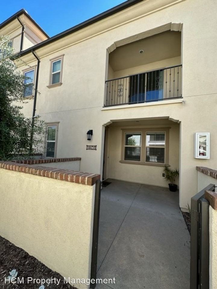 1403 El Paseo - Photo 2 of 23