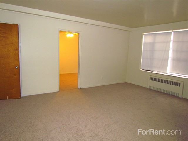 New Center Plaza Apartments & The Marlenor Apartments - Photo 3 of 12