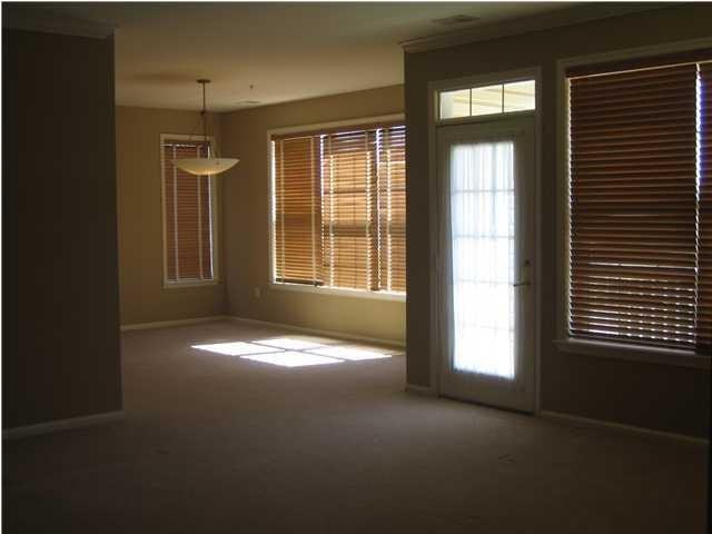 378 St Andrews Pl - Photo 3 of 5